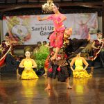 GARUDA BERI BERTEMPUR DENGAN SANTRI UNDIK DI ANJUNGAN JATENG TMII